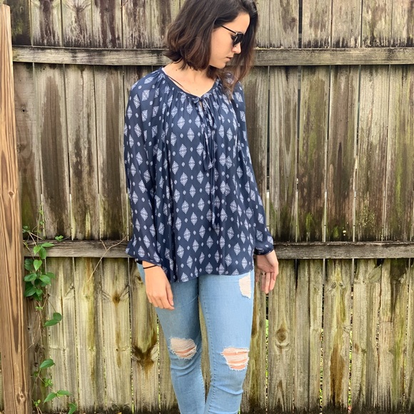 Beautiful flowing Cotton On blouse - Picture 4 of 8